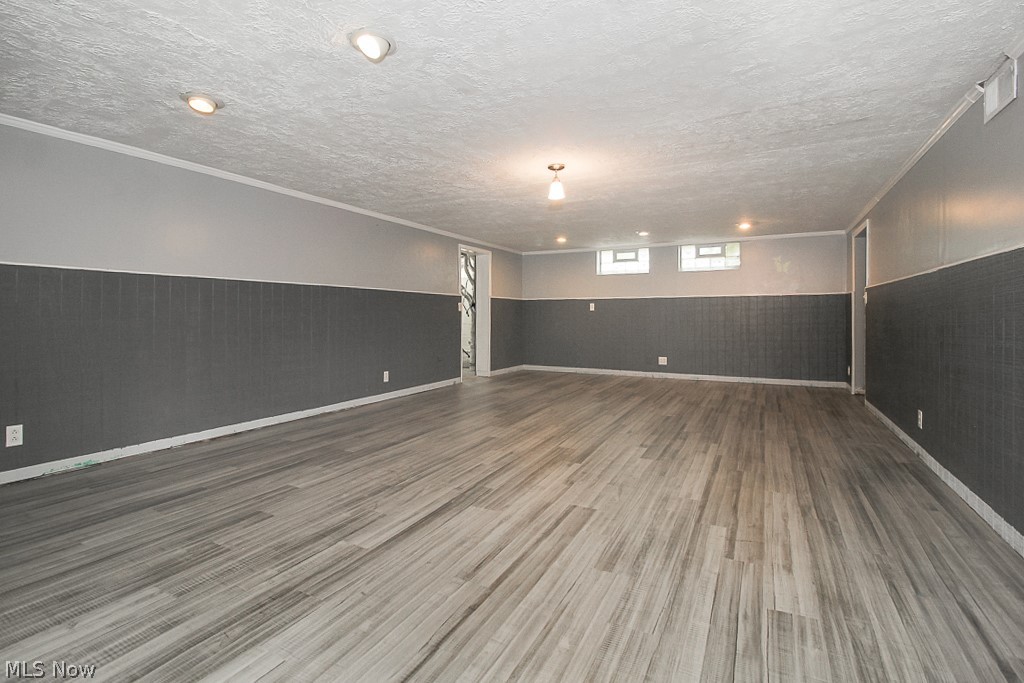 6401 Stumph Road Cleveland, OH 44130 - Photo 26 of 35