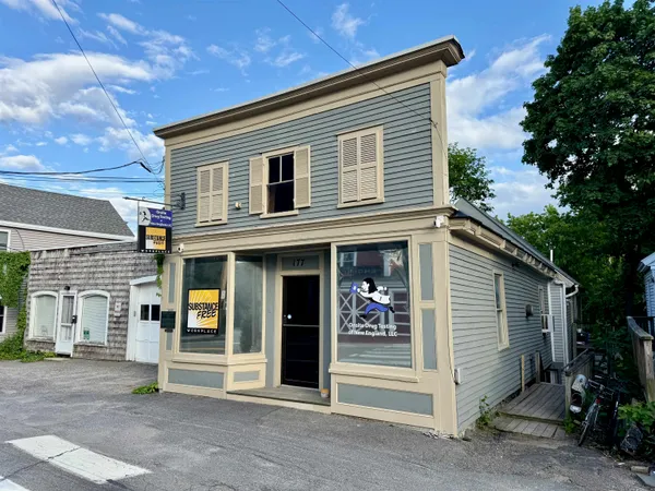$365,000 | 177 Main Street, Unit 2, Newmarket, NH 03857