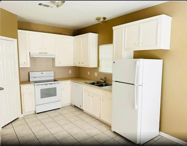 $1,595 | 9518 Ashville Drive, Unit A, Houston, TX 77051