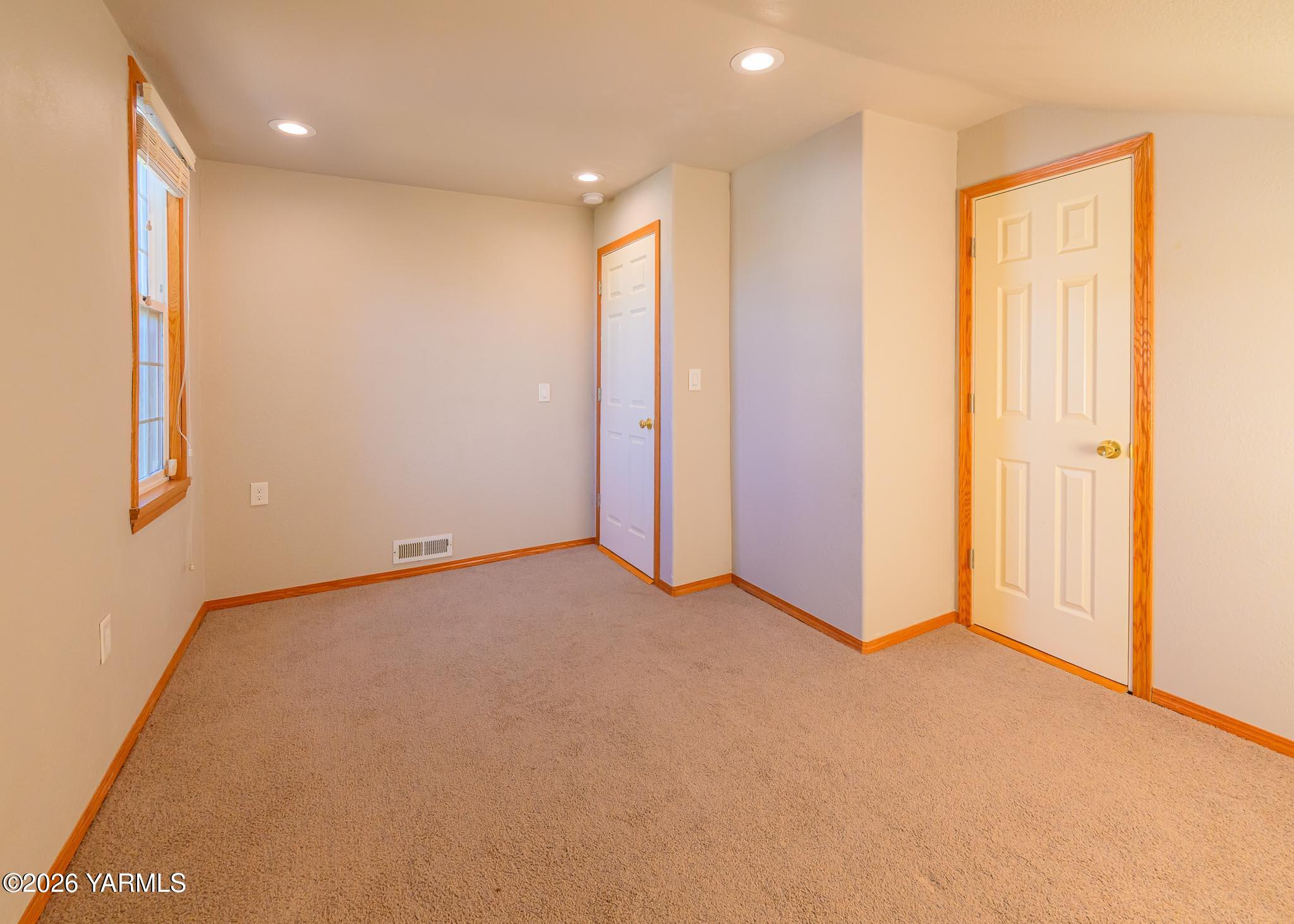 1602 Gordon Road Yakima, WA 98901 - Photo 16 of 24 10 upstairs bedroom