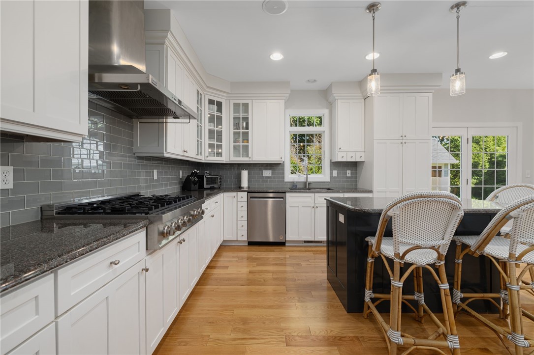 42 Camden Road Narragansett, RI 02882 - Photo 14 of 50