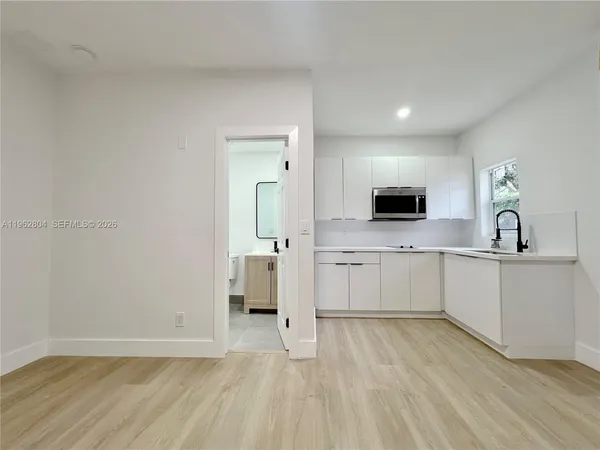 $1,650 | 2480 Northwest 96th Street, Unit B, Miami, FL 33147