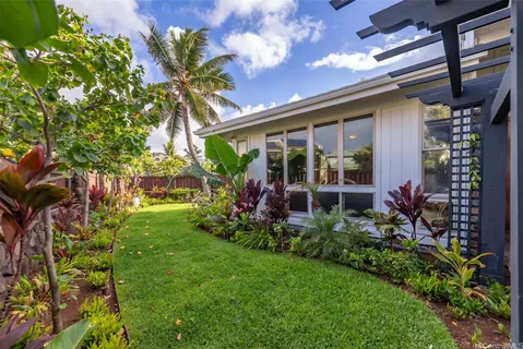 $3,225,000 | 610 Milokai Street, Kailua, HI 96734