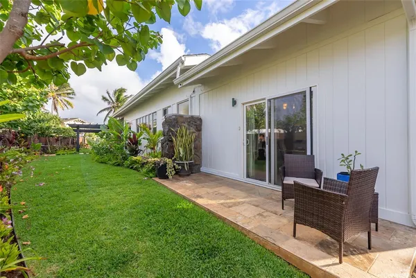 $3,155,000 | 610 Milokai Street, Kailua, HI 96734