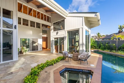 $3,225,000 | 610 Milokai Street, Kailua, HI 96734
