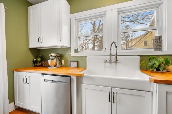 $349,900 | 69 Main Street, Colebrook, NH 03576