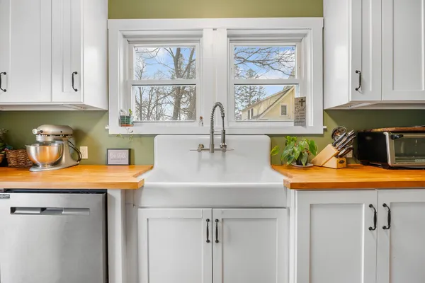 $359,900 | 69 Main Street, Colebrook, NH 03576