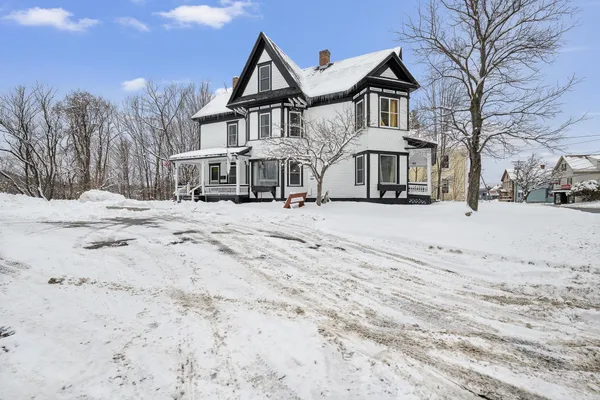 $359,900 | 69 Main Street, Colebrook, NH 03576