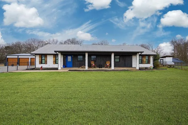 $525,000 | 21639 County Road 850, Farmersville, TX 75442