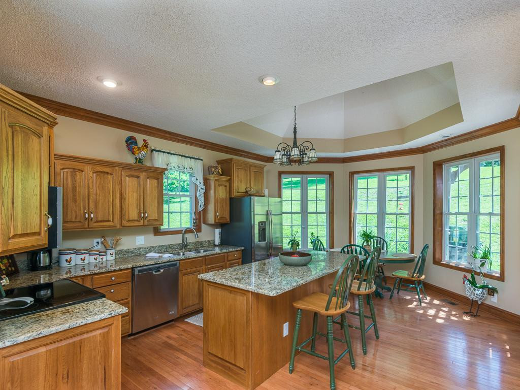 242 Edgefield Road Bristol, TN 37620 - Photo 8 of 36 Photo 8