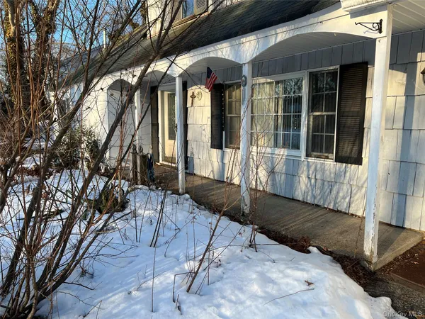 $2,500 | 45 Halfcircle Drive, Holbrook, NY 11741