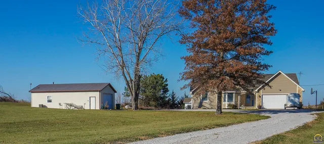 $460,000 | 15088 222 Road, Holton, KS 66436