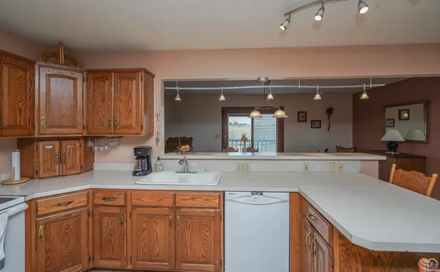 $460,000 | 15088 222 Road, Holton, KS 66436