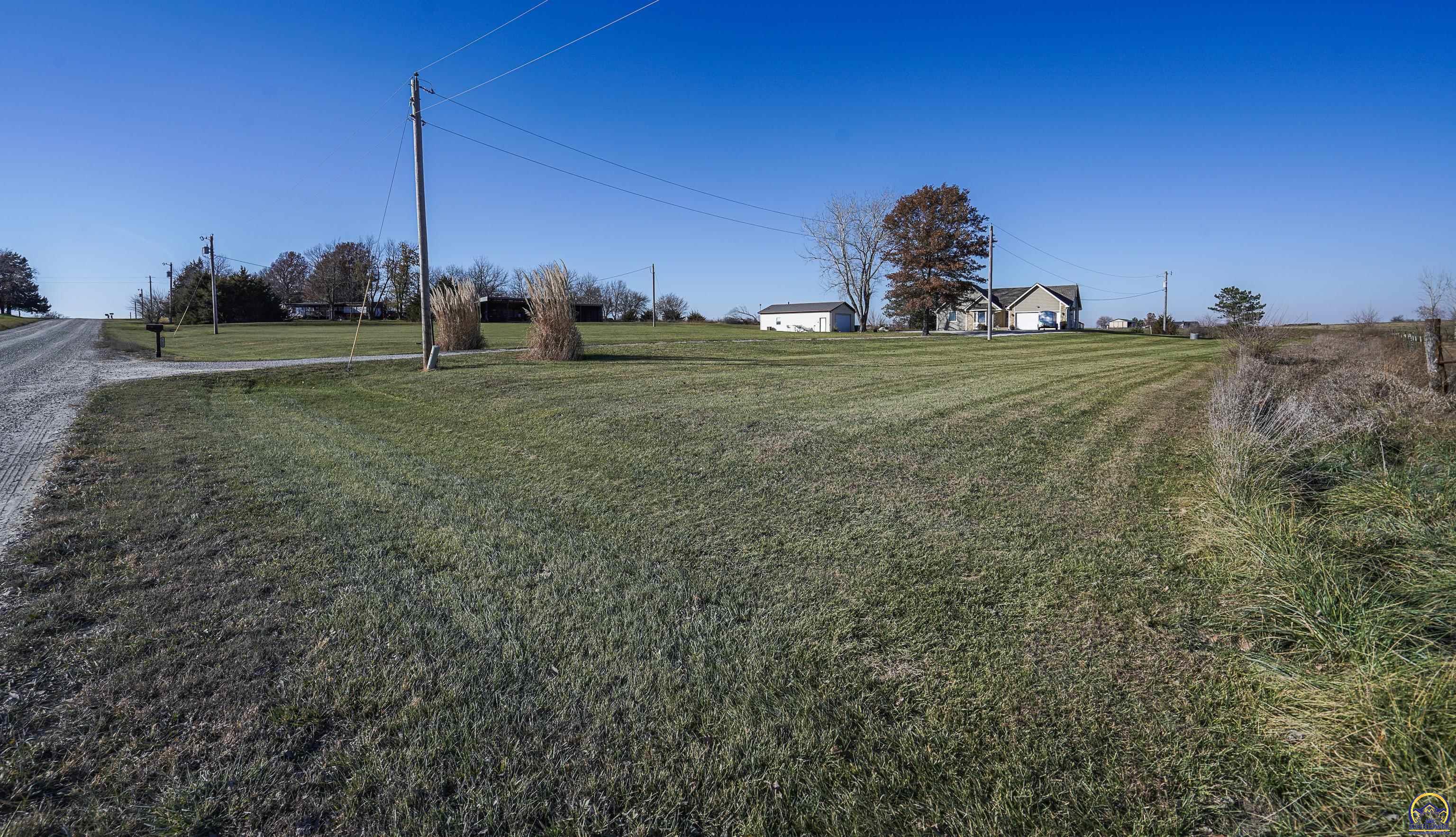 15088 222 Road Holton, KS 66436 - Photo 2 of 37