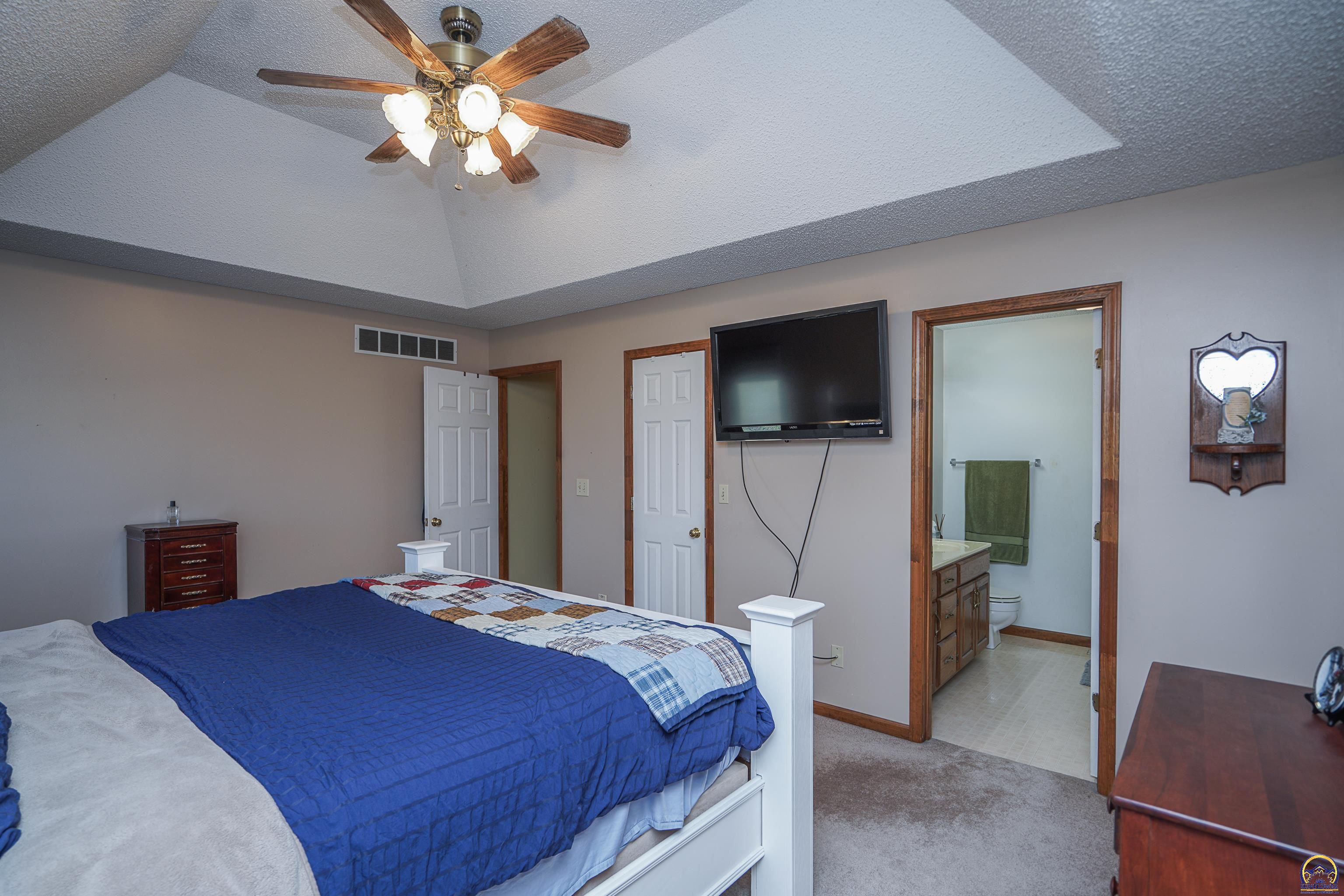 15088 222 Road Holton, KS 66436 - Photo 23 of 37