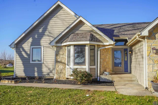 $460,000 | 15088 222 Road, Holton, KS 66436