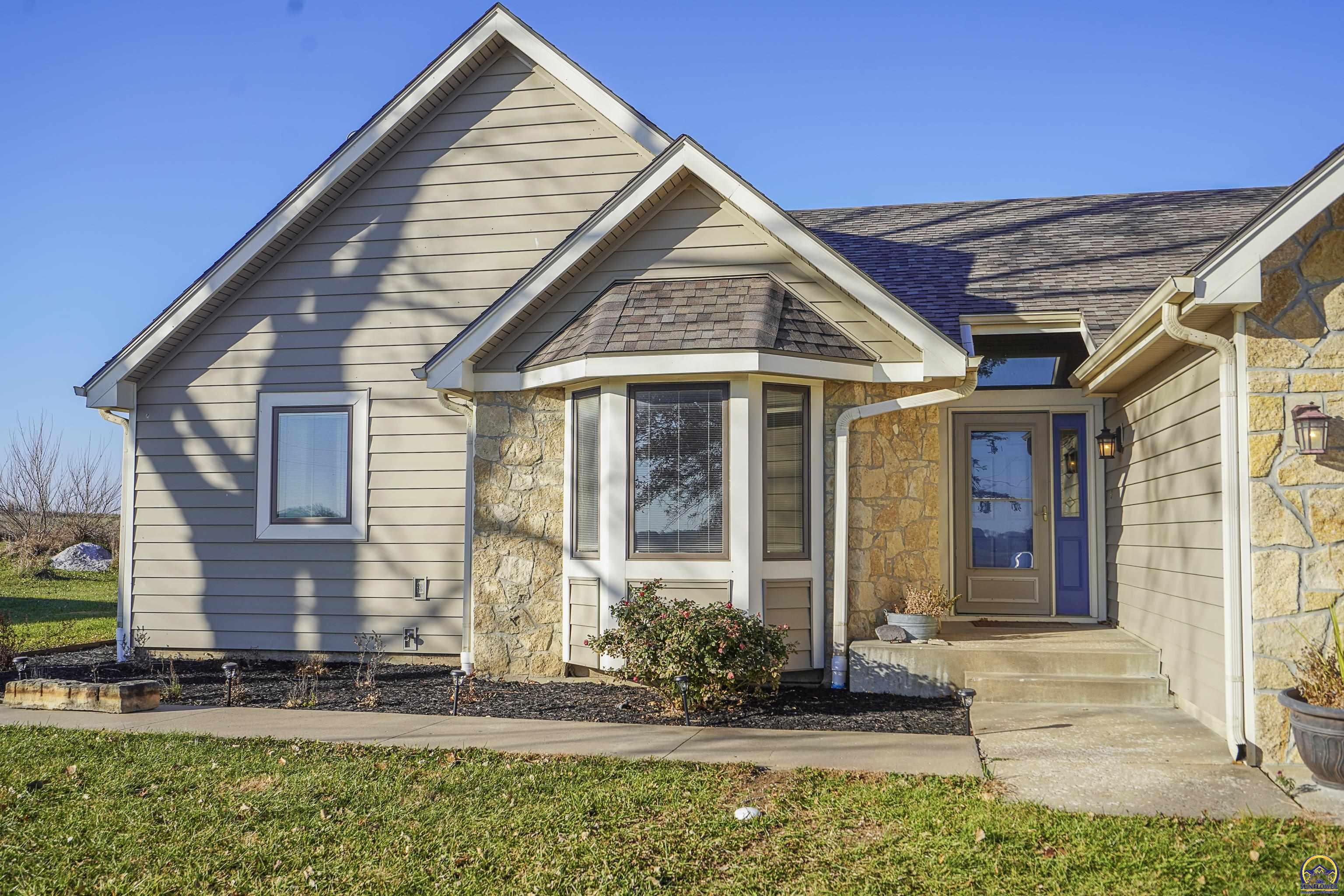 15088 222 Road Holton, KS 66436 - Photo 3 of 37