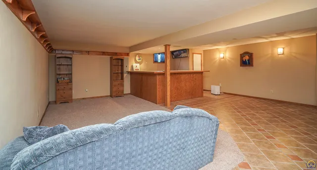 $460,000 | 15088 222 Road, Holton, KS 66436