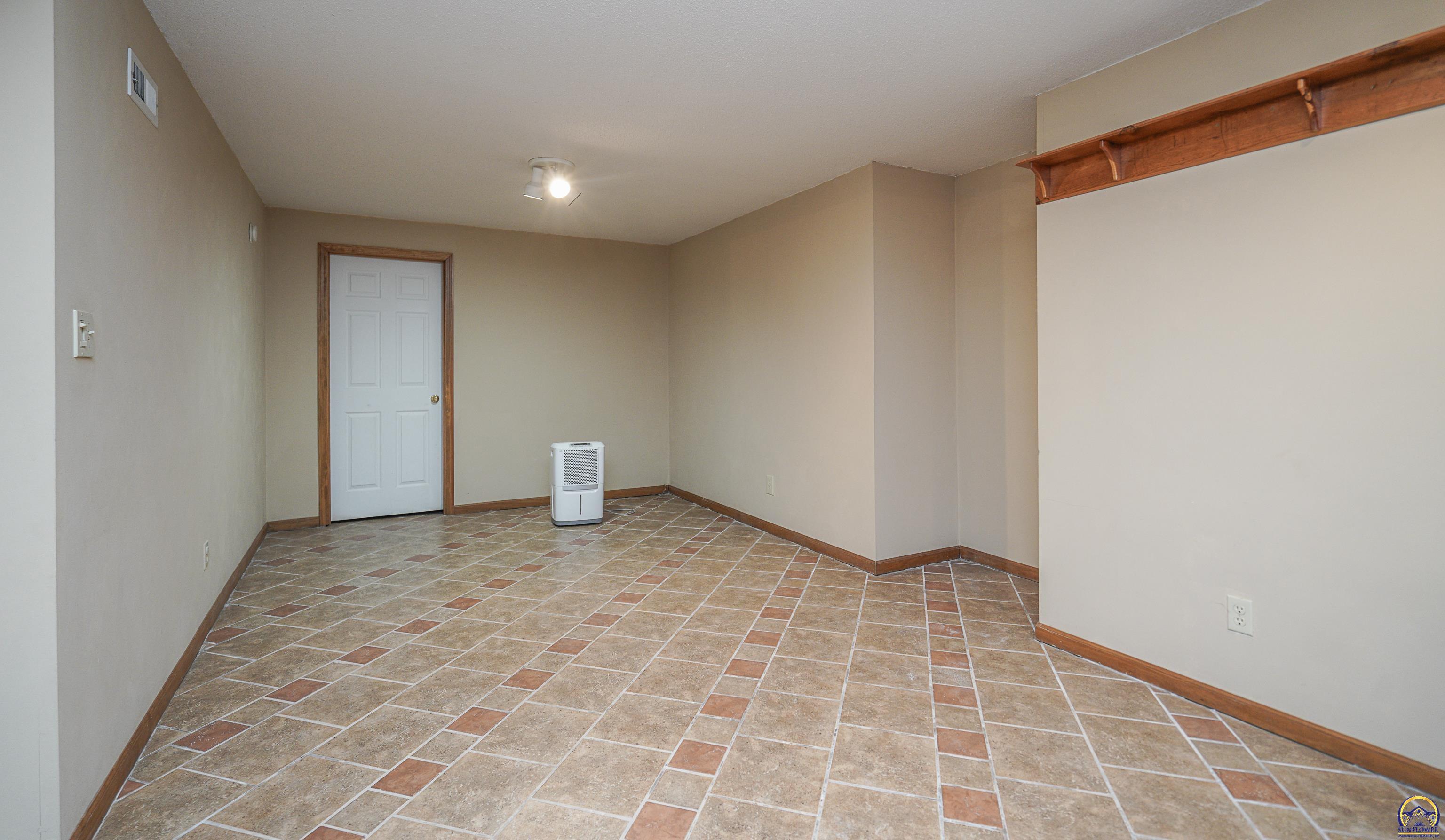 15088 222 Road Holton, KS 66436 - Photo 32 of 37