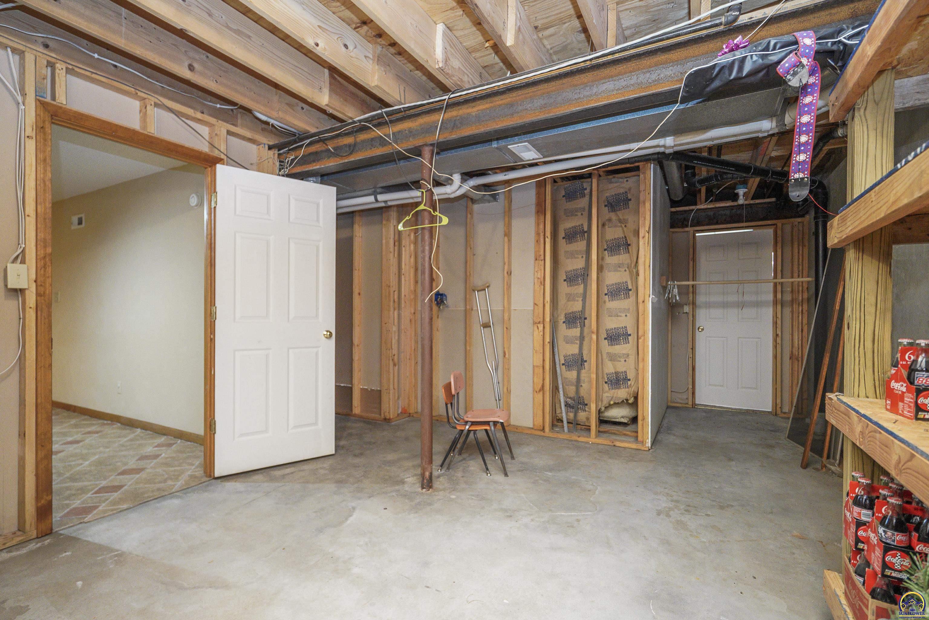 15088 222 Road Holton, KS 66436 - Photo 34 of 37