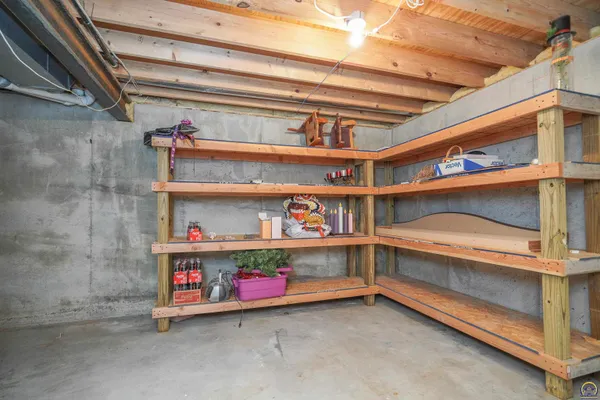 $445,000 | 15088 222 Road, Holton, KS 66436