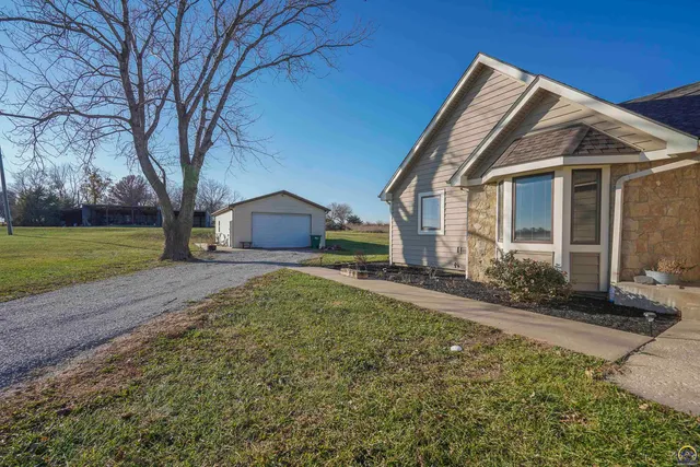 $460,000 | 15088 222 Road, Holton, KS 66436
