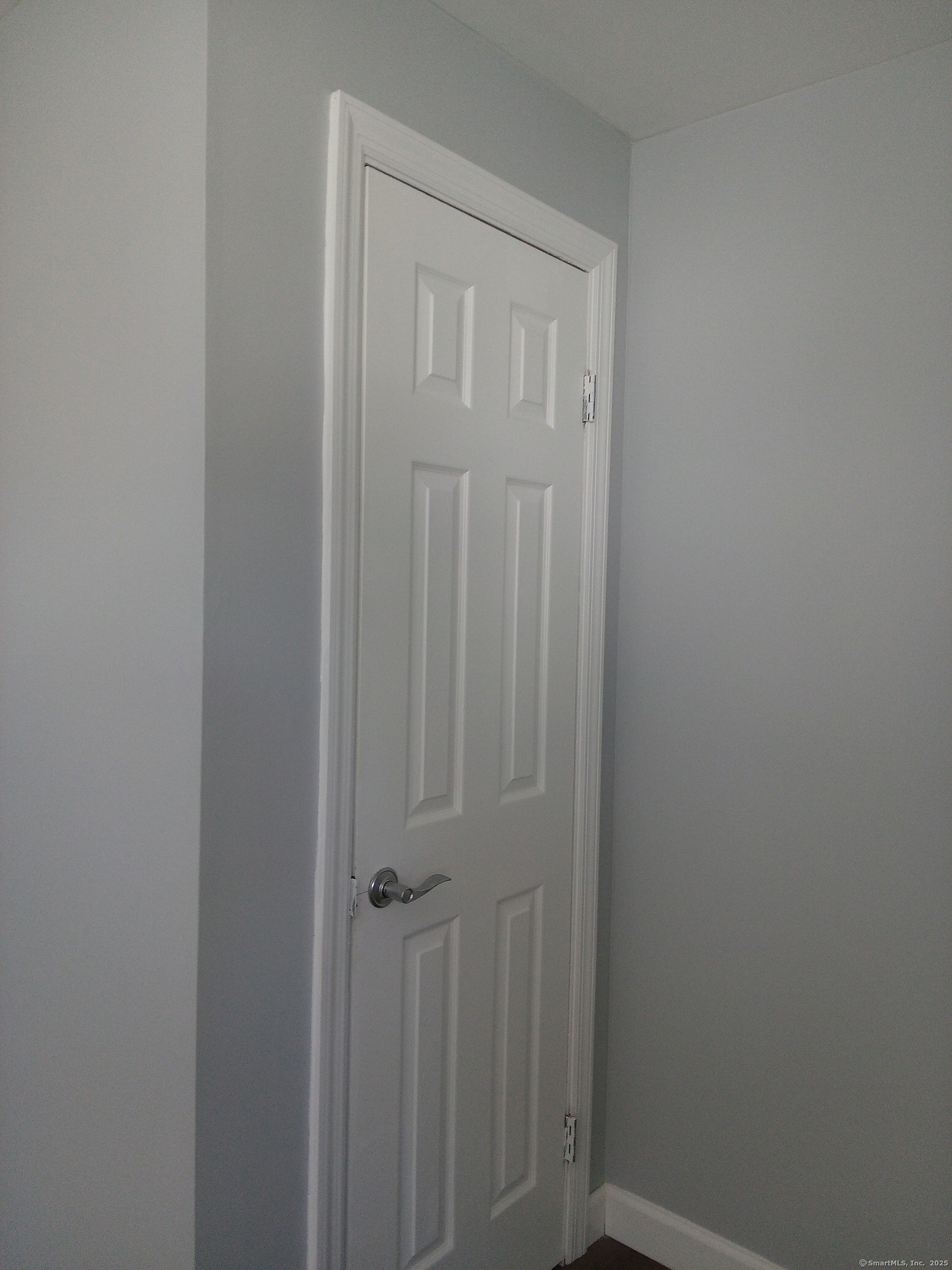 74 Washington Road, Unit 16 Woodbury, CT 06798 - Photo 19 of 25 a view of a bathroom