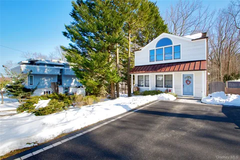 $649,900 | 125 Walnut Road, Kings Park, NY 11754
