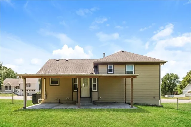 $2,125 | 1704 West Pelham Path, Raymore, MO 64083