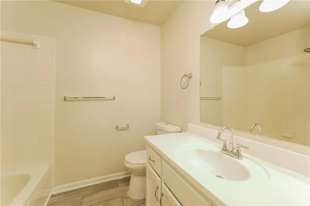 $2,125 | 1704 West Pelham Path, Raymore, MO 64083