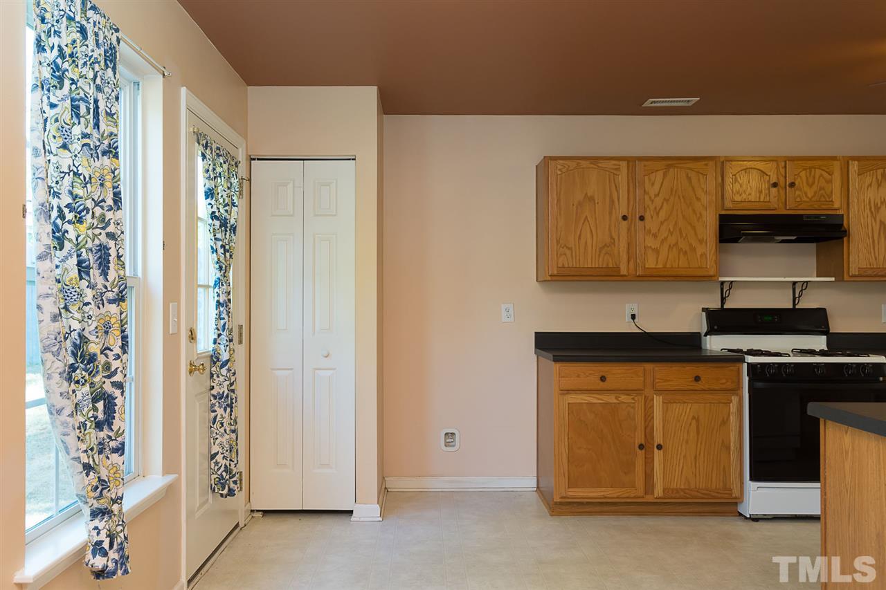 5813 Wynmore Road Raleigh, NC 27610 - Photo 6 of 20 Gallery Image 6