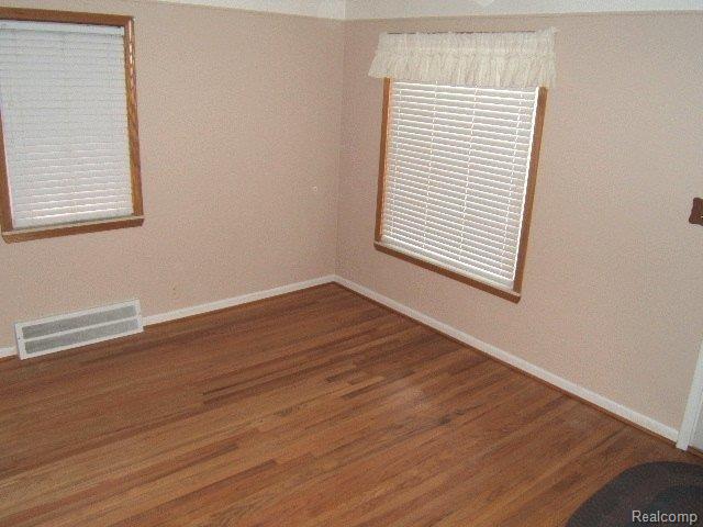 13237 Rosedale Street Southgate, MI 48195 - Photo 2 of 15 13237 Rosedale 003