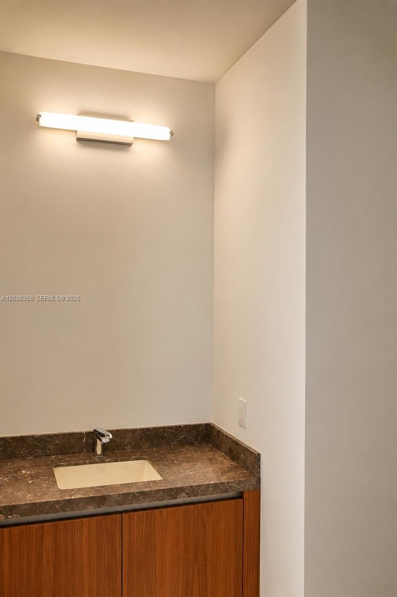 175 Southeast 25th Road, Unit 3103 Miami, FL 33129 - Photo 35 of 39
