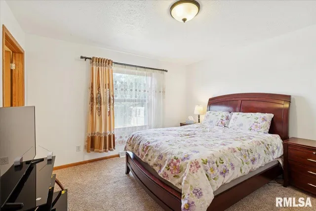 $259,000 | 1500 11th Street Northwest, Clinton, IA 52732