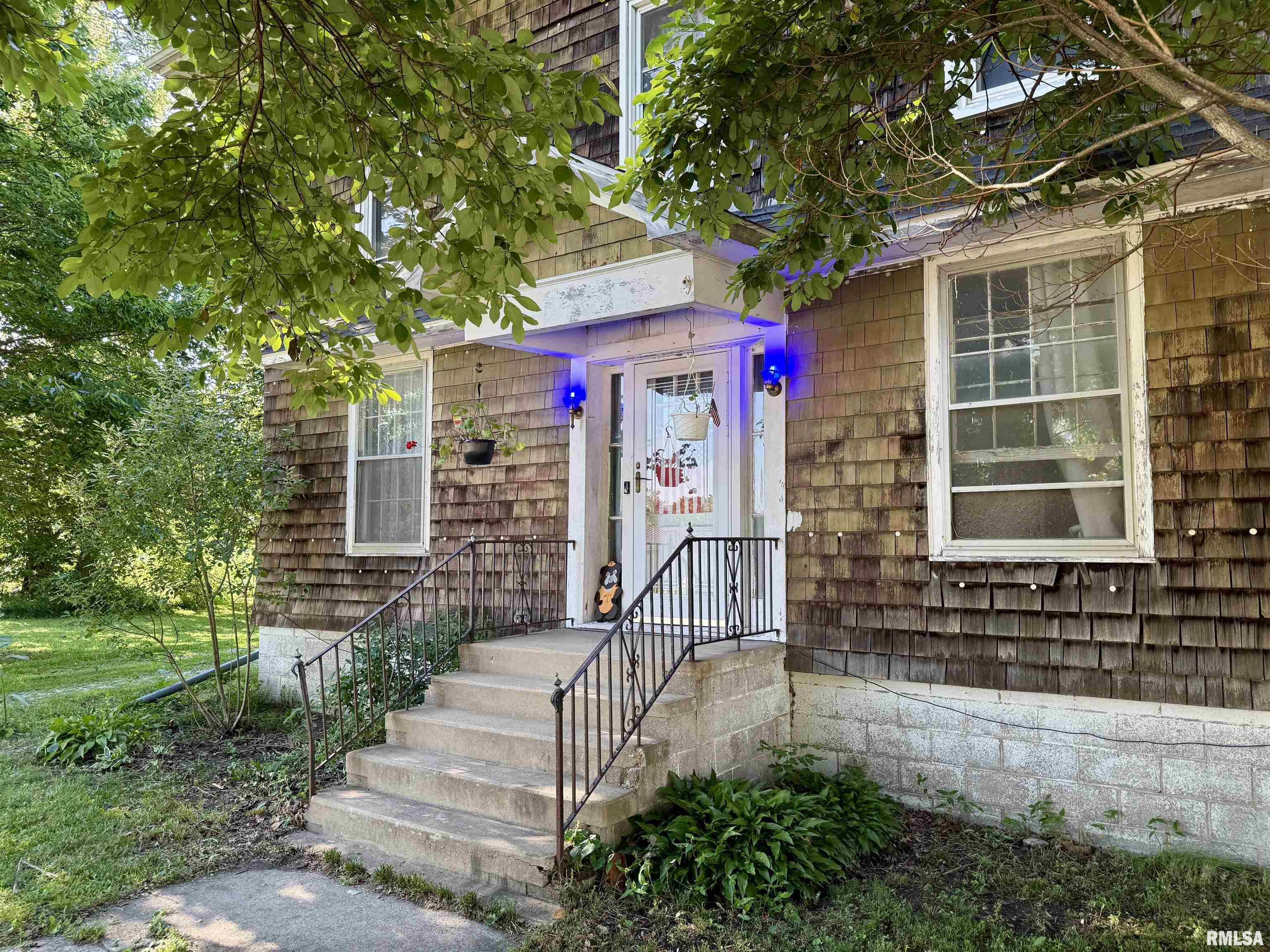 215 West Pine Street Oneida, IL 61467 - Photo 4 of 32 Gallery Image 4