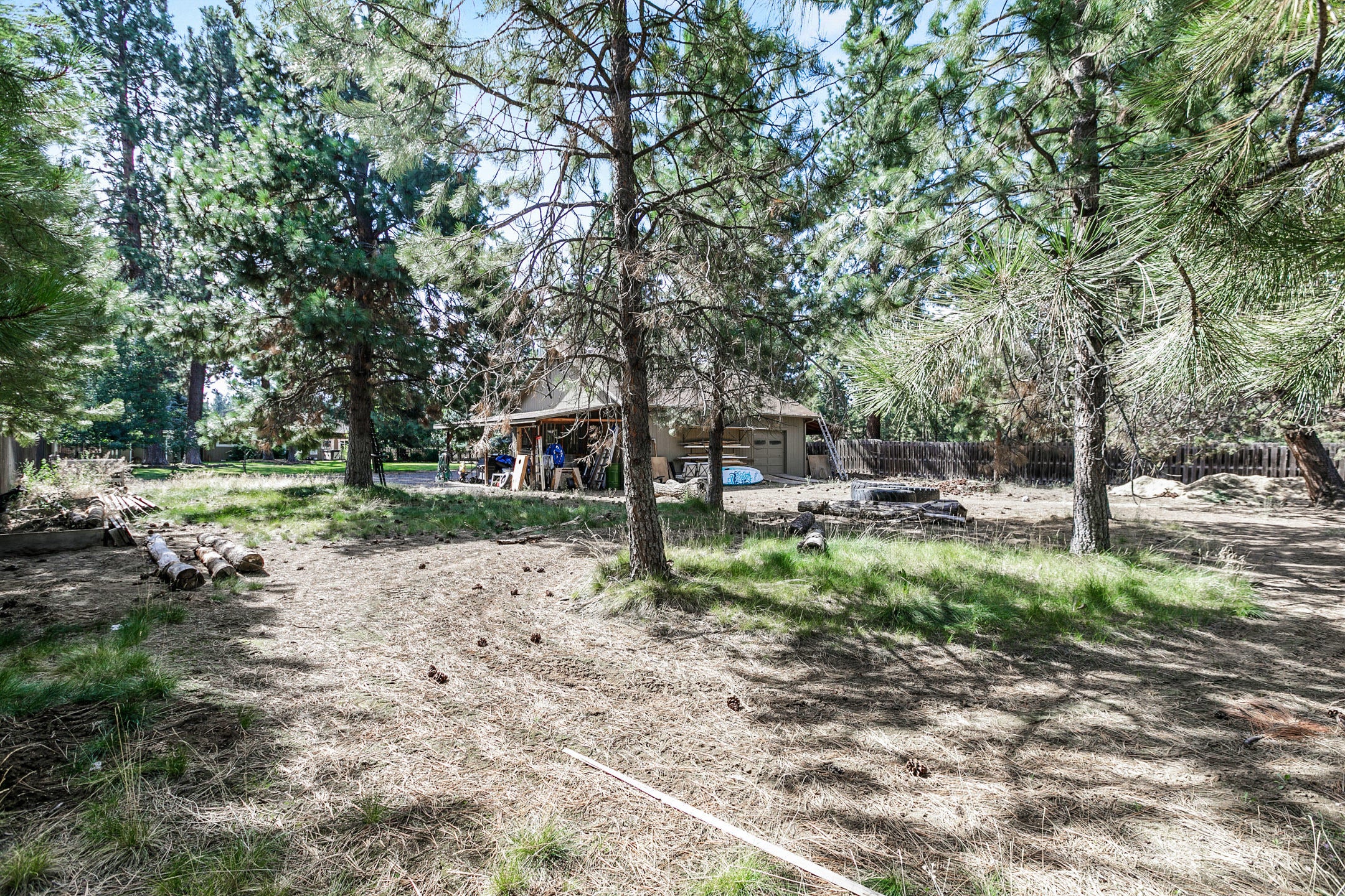19584 Apache Road Bend, OR 97702 - Photo 24 of 44 2021_08_06_19584_apache_rd-24