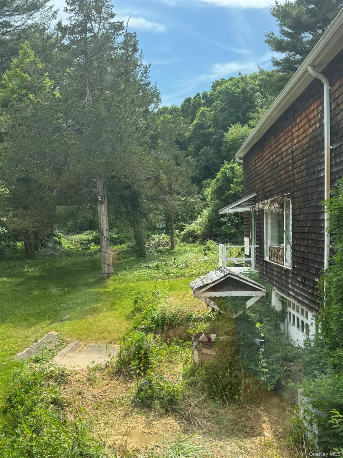 227 Beverly Road Huntington Station, NY 11746 - Photo 13 of 39