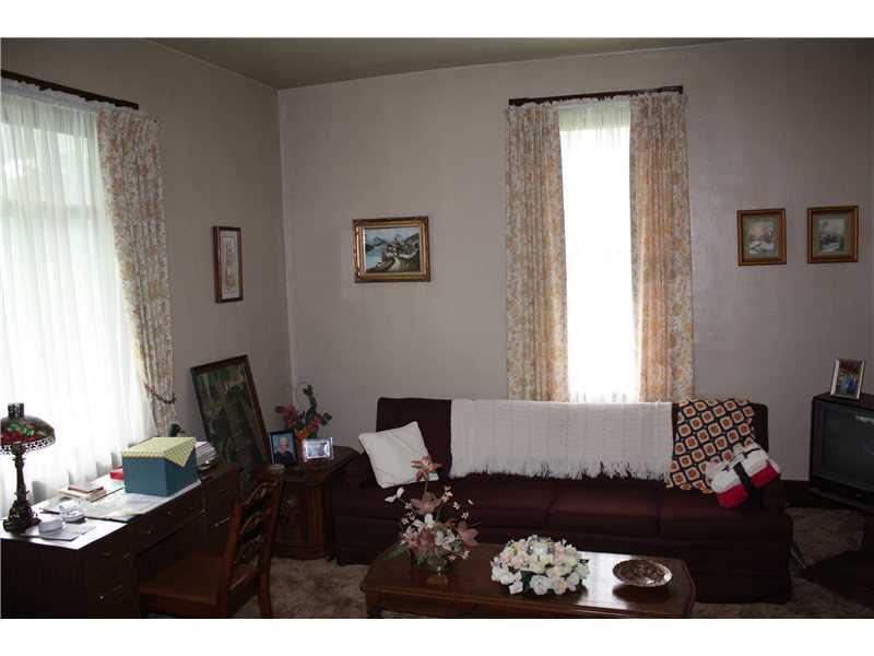 494 Joffre Cherry Valley Road Burgettstown, PA 15021 - Photo 12 of 21 Living Room.
