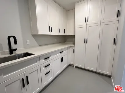 $7,200 | 390 North Baldwin Avenue, Sierra Madre, CA 91024