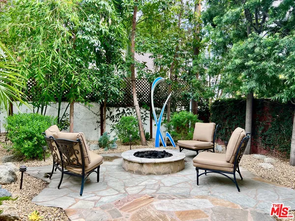 $7,200 | 390 North Baldwin Avenue, Sierra Madre, CA 91024
