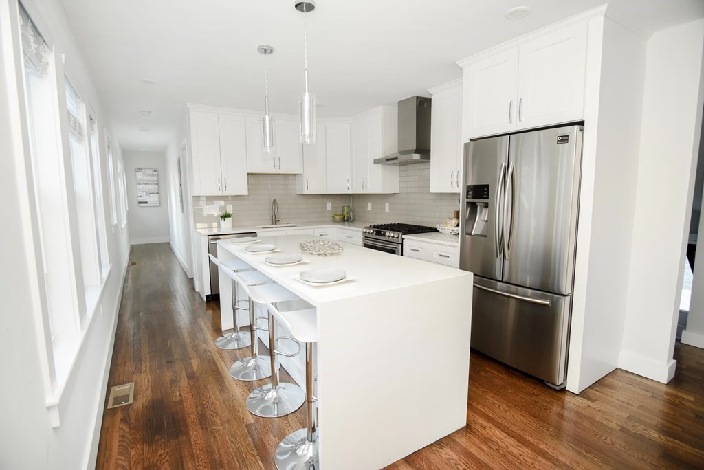 72 Rawson Road, Unit 1 Arlington, MA 02474 - Photo 3 of 26 Gallery Image 3
