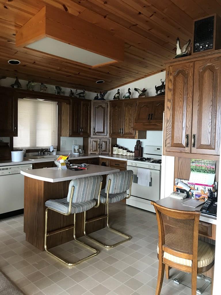 3917 Rileys Point Road Sturgeon Bay, WI 54235 - Photo 2 of 7