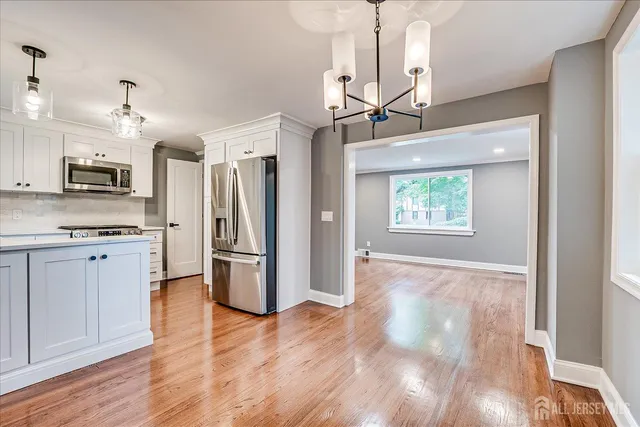 $439,999 | 32 Kate Lane, Metuchen, NJ 08840