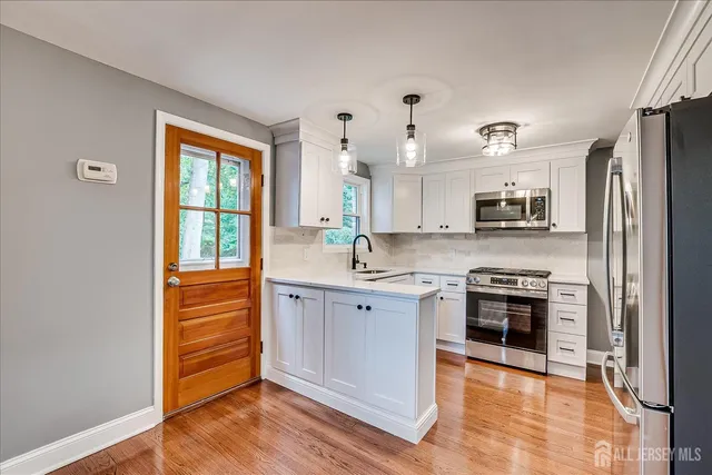 $439,999 | 32 Kate Lane, Metuchen, NJ 08840