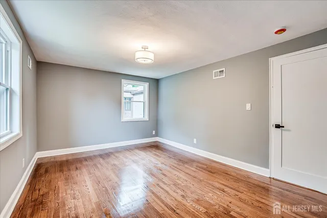 $439,999 | 32 Kate Lane, Metuchen, NJ 08840