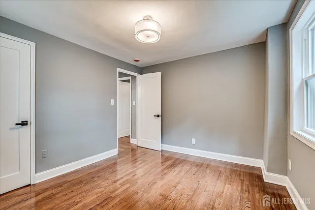 $439,999 | 32 Kate Lane, Metuchen, NJ 08840