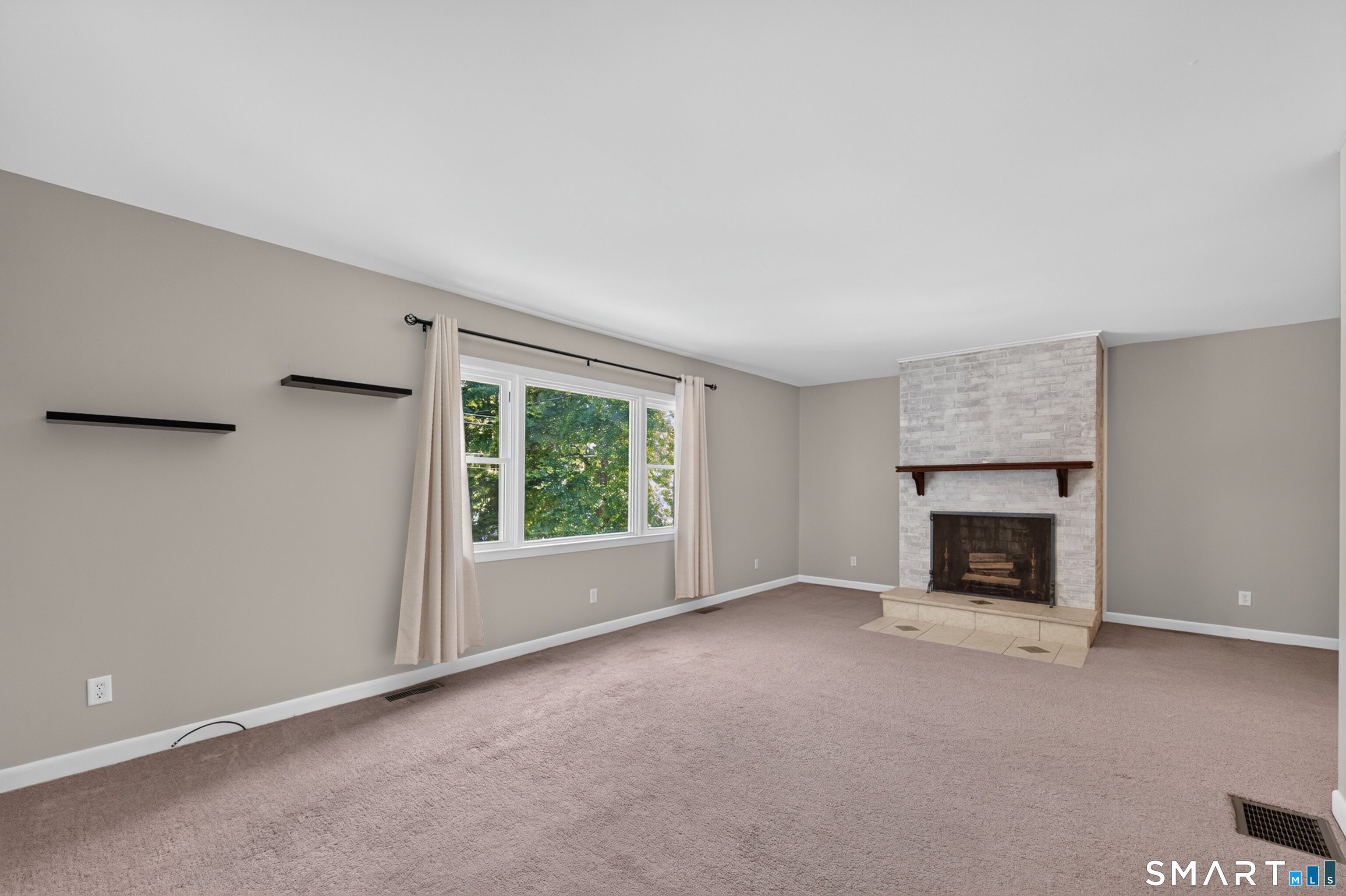 25 Berry Road East Haddam, CT 06423 - Photo 4 of 36