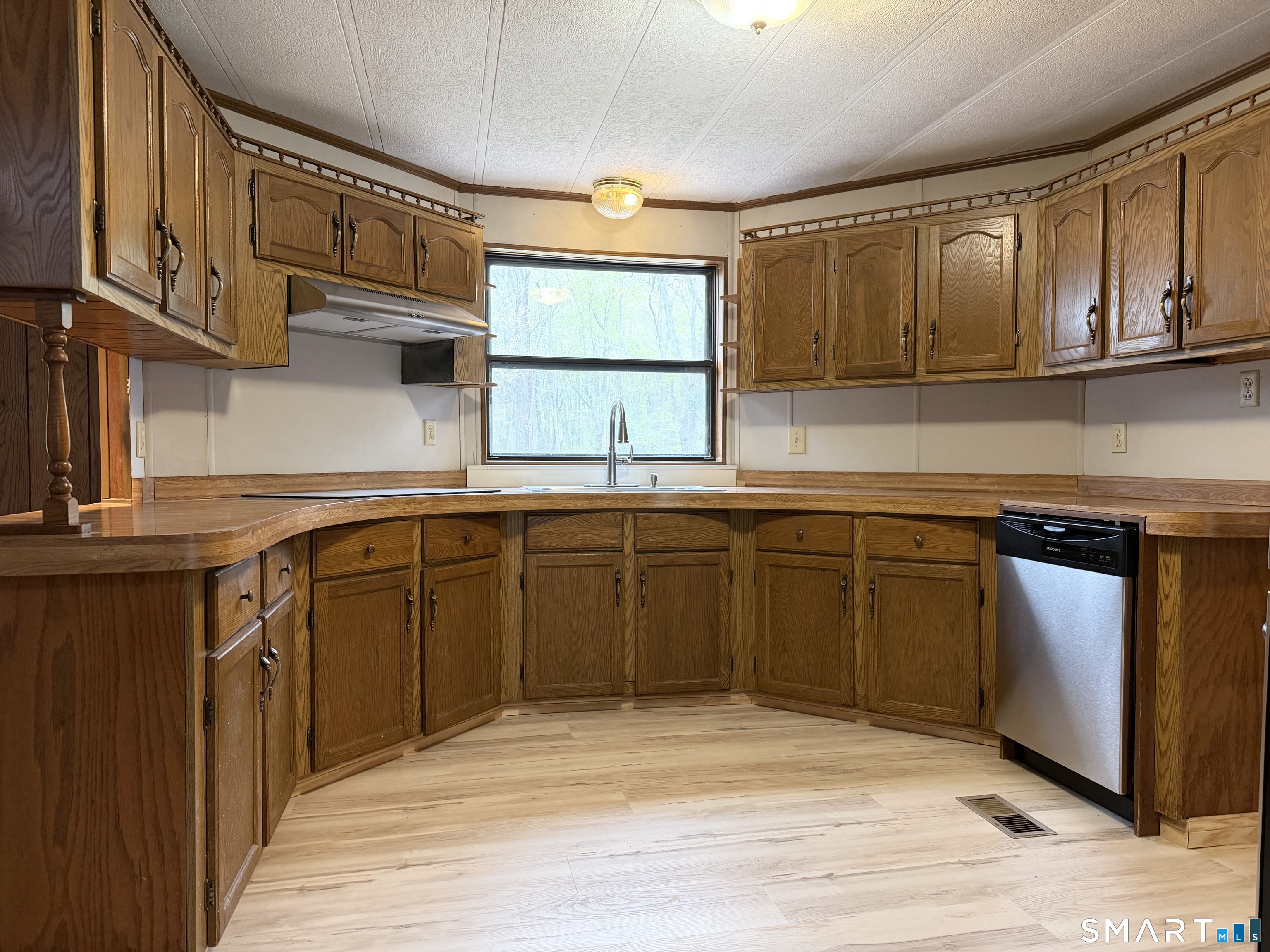 65 Colchester Cmns Colchester, CT 06415 - Photo 12 of 40 Brand new floors and appliances