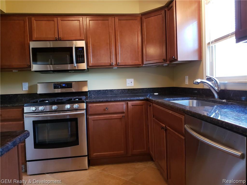 14840 Merriman Road Livonia, MI 48154 - Photo 4 of 14