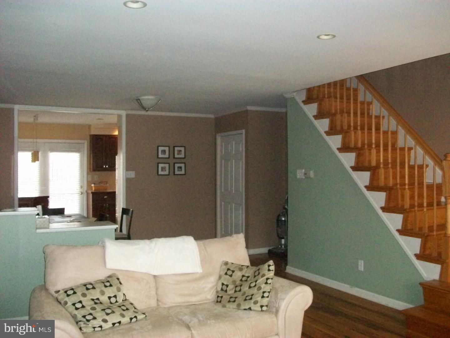 3511 Dows Road Philadelphia, PA 19154 - Photo 2 of 21